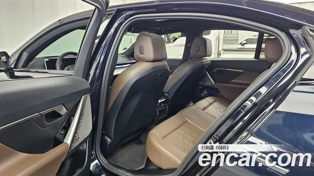 BMW 5 Series — Фото автомобиля 17