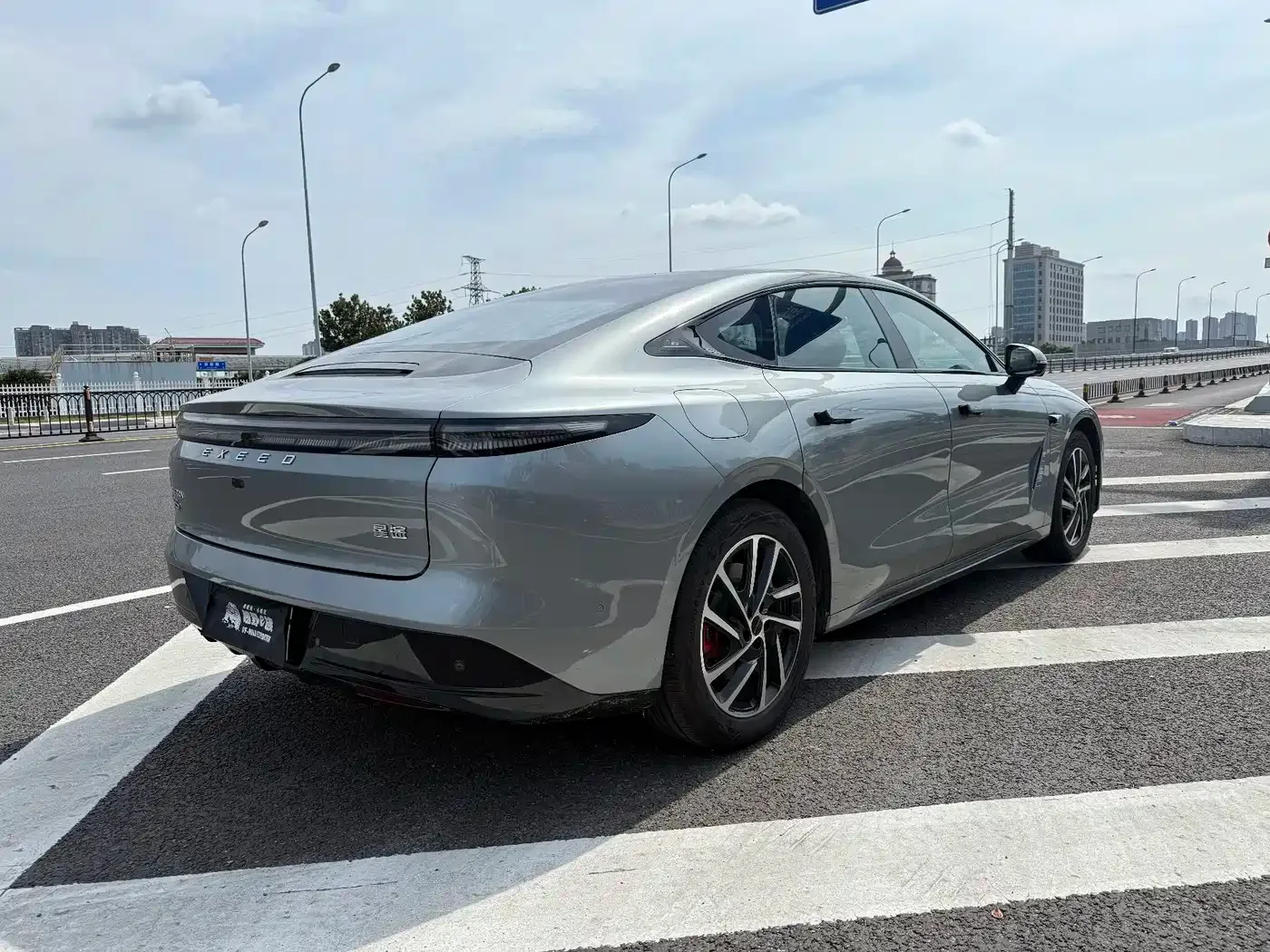 Exeed Exlantix ES 2025 Model Extended Range Plus Comfort Smart — Фото автомобиля 4