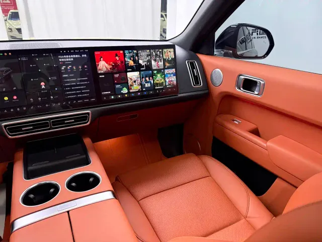 Li Auto L8 — Фото автомобиля 9