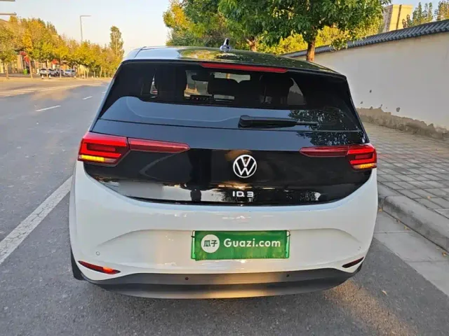 Volkswagen ID.3 — Фото автомобиля 5