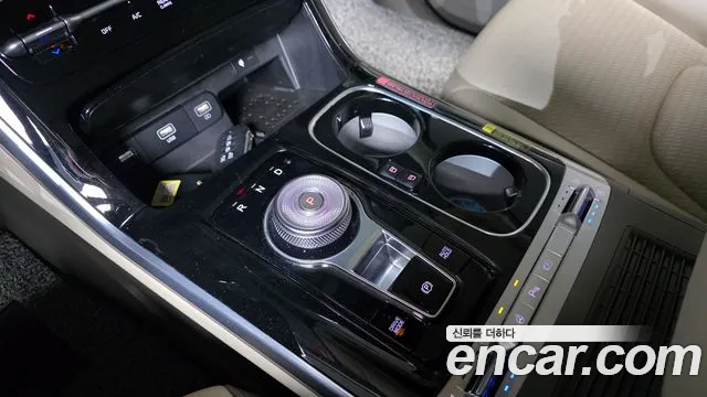 Kia Canival Carnival 4 поколение Бензин 9 мест Hi-Limousine — Фото автомобиля 9