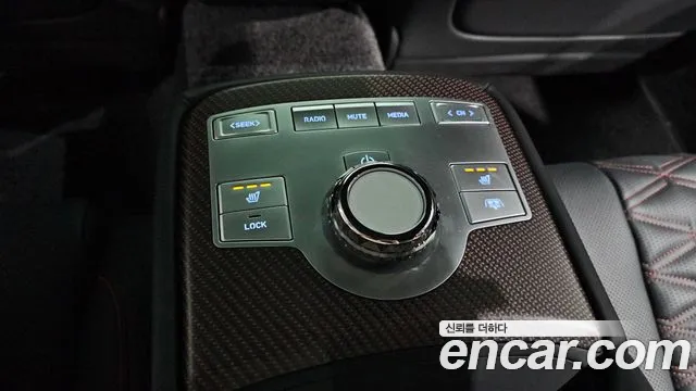 Genesis G80 Бензин 3.5 турбо AWD — Фото автомобиля 24