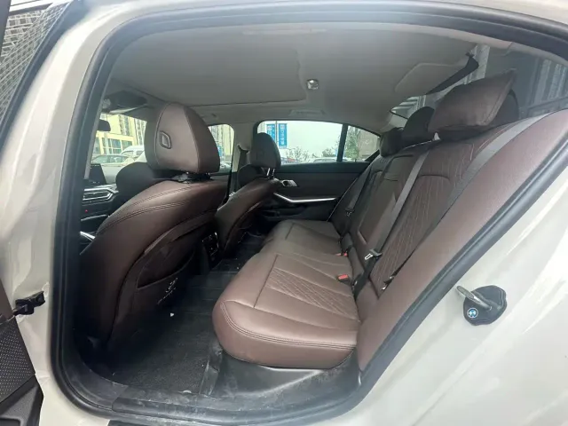 BMW 3 Series — Фото автомобиля 5