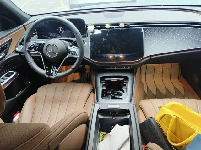 Mercedes-Benz E-Class — Фото автомобиля 11