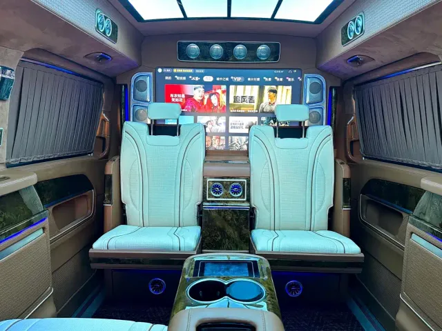 Mercedes-Benz V-Class — Фото автомобиля 10