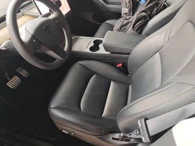 Tesla Model Y — Фото автомобиля 14