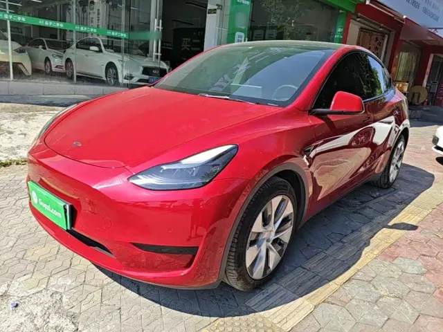 Фотография автомобиля — Tesla Model Y