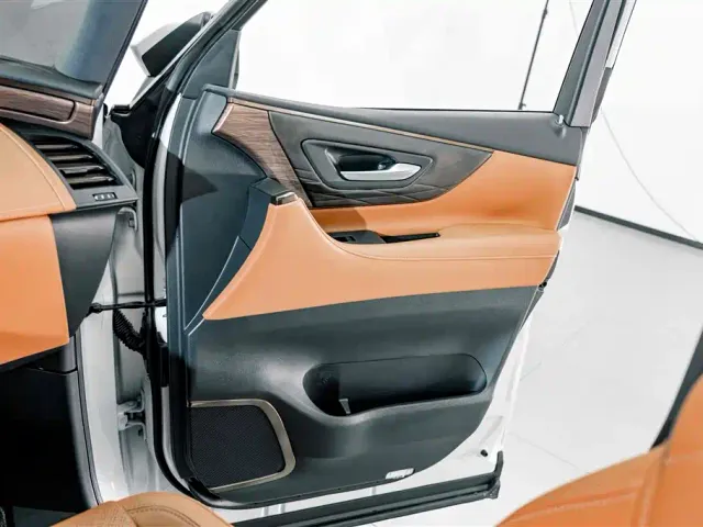 Toyota Vellfire — Фото автомобиля 15
