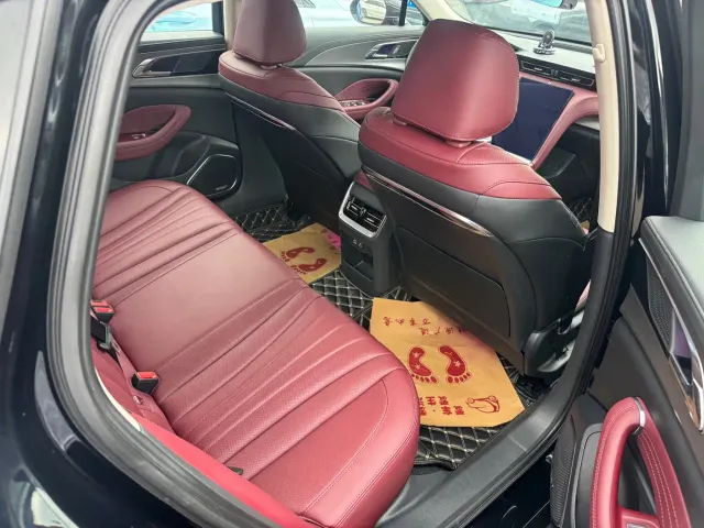 Hongqi H5 — Фото автомобиля 11