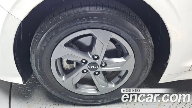 Kia K5 K5 3 поколение 2.0 LPI(Для проката) — Фото автомобиля 4