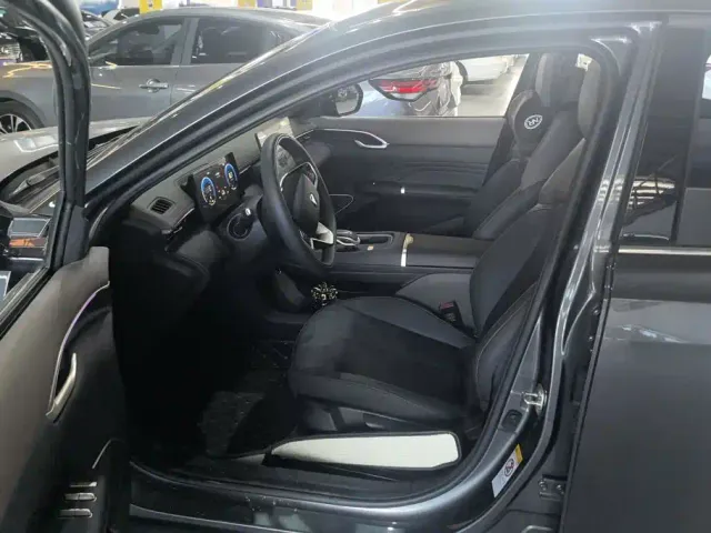 Changan Eado — Фото автомобиля 9