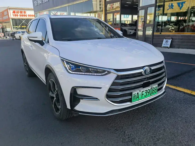 BYD Tang — Фото автомобиля 3