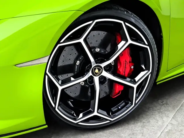 Lamborghini Huracan — Фото автомобиля 2