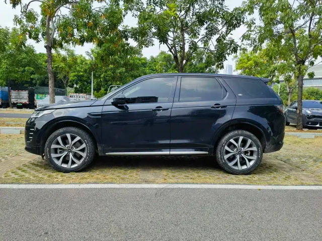 Land Rover Discovery Sport — Фото автомобиля 8