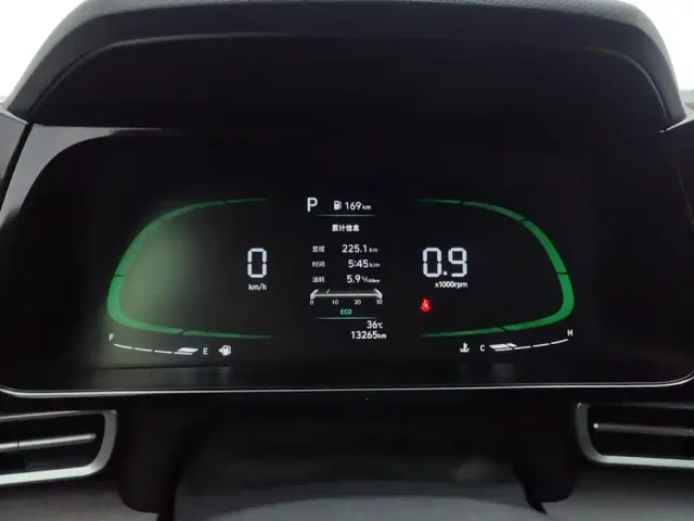 Hyundai Elantra — Фото автомобиля 14