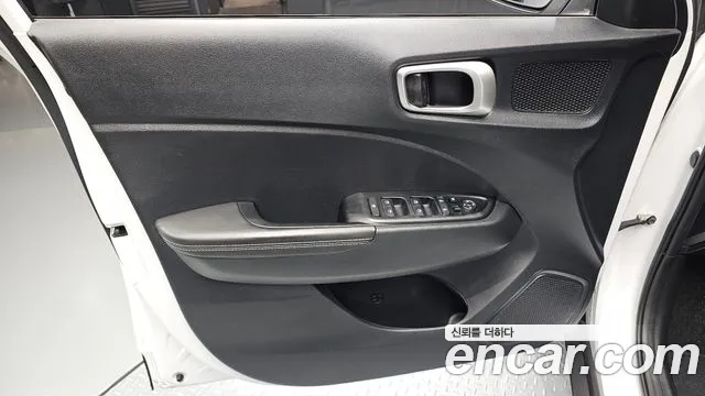 Hyundai Venue Venue 1.6 Modern Plus — Фото автомобиля 24