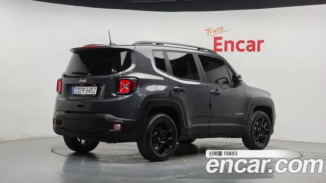 Jeep Renegade — Фото автомобиля 2