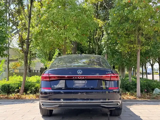 Volkswagen Passat — Фото автомобиля 5