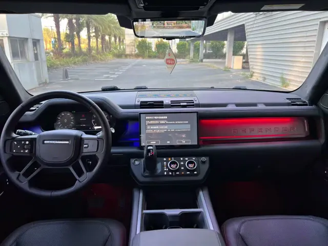 Land Rover Defender — Фото автомобиля 5