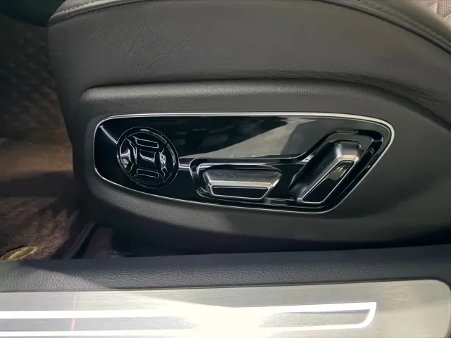 Audi A8 — Фото автомобиля 30
