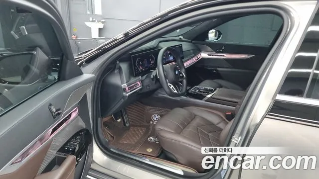 BMW 7 Series G70 — Фото автомобиля 7