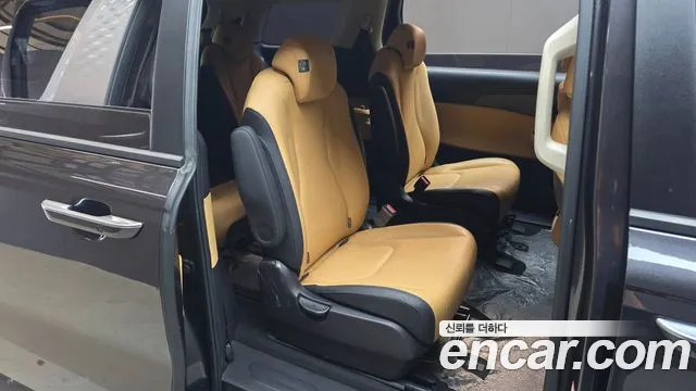 Kia Carnival Generation 4 — Фото автомобиля 17