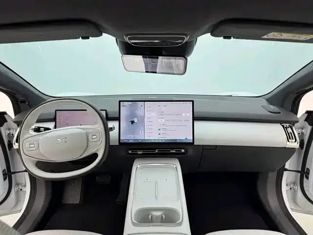 Xpeng P7+ — Фото автомобиля 9