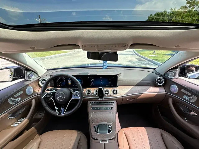 Mercedes-Benz E-Class — Фото автомобиля 17