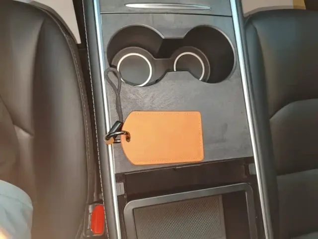 Tesla Model Y — Фото автомобиля 8