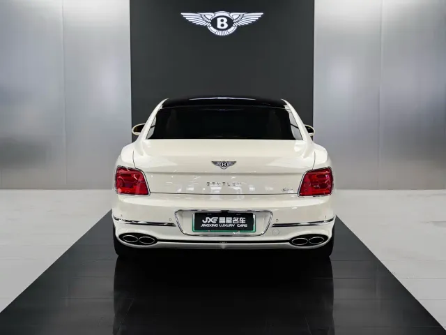 Bentley Flying Spur — Фото автомобиля 14