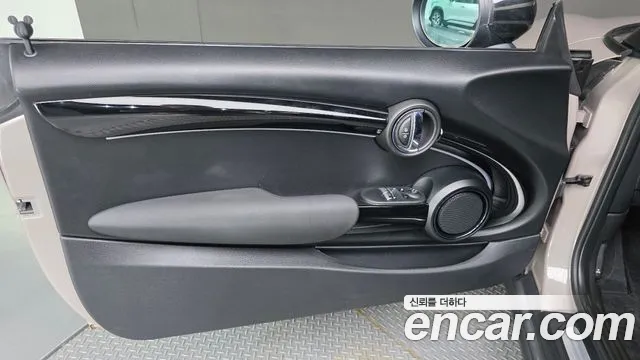 Mini Cooper Cooper Classic Plus Launch Pack — Фото автомобиля 20