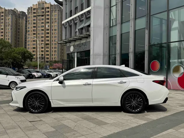 Toyota Avalon — Фото автомобиля 3