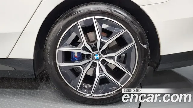 BMW 5 Series G60 — Фото автомобиля 6