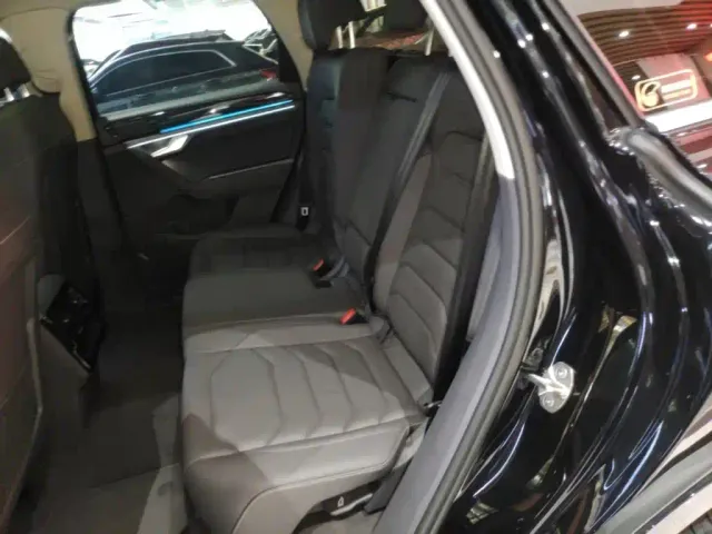 Volkswagen Touareg 2022 2.0TSI Rui Shang Edition — Фото автомобиля 16