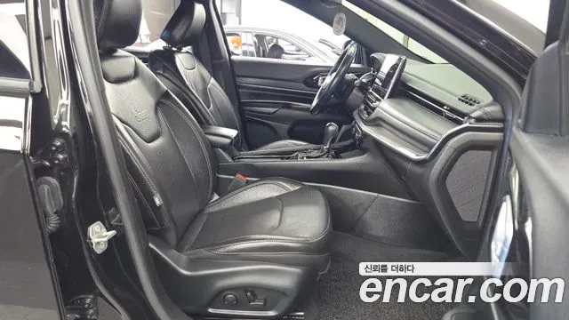 Jeep Compass — Фото автомобиля 11
