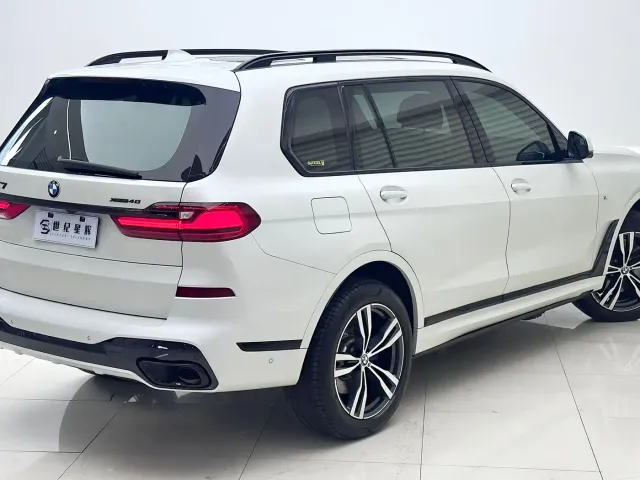 BMW X7 — Фото автомобиля 9