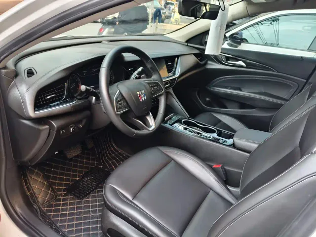 Buick Regal — Фото автомобиля 10