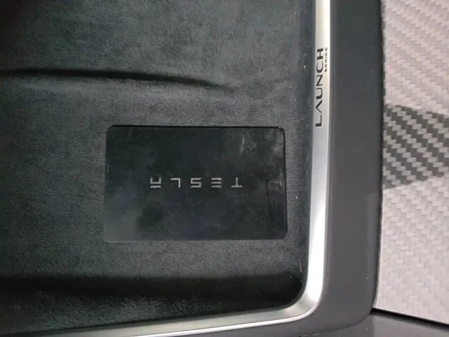 Tesla Model Y — Фото автомобиля 8