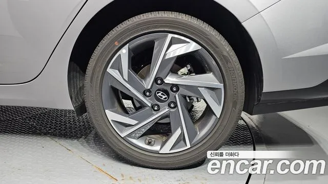 Hyundai Avante CN7 — Фото автомобиля 21