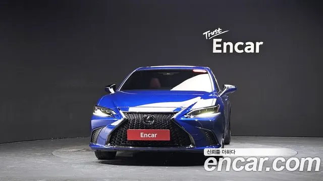 Lexus ES — Фото автомобиля 3