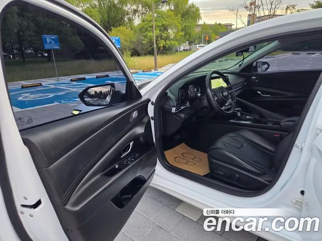 Hyundai Avante CN7 — Фото автомобиля 15