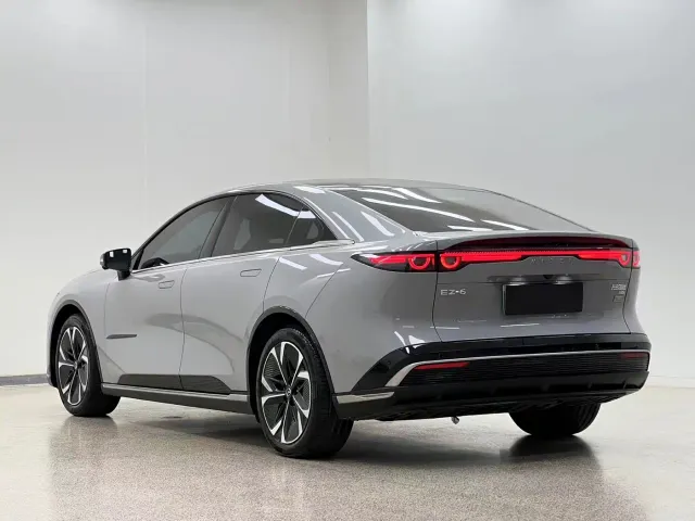 Mazda EZ-6 — Фото автомобиля 4
