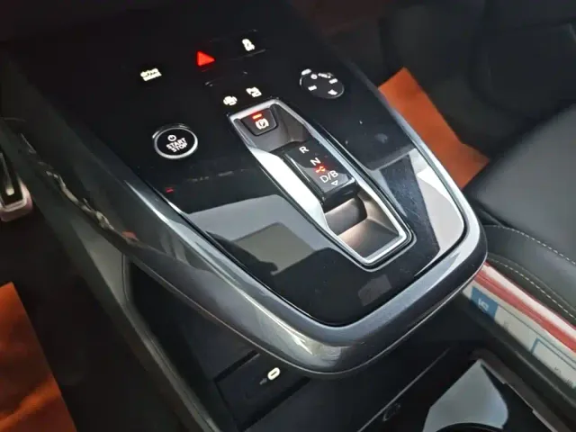 Audi Q4 e-tron — Фото автомобиля 13
