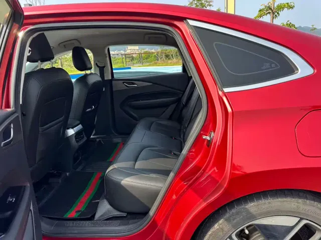 Wuling Starlight — Фото автомобиля 9
