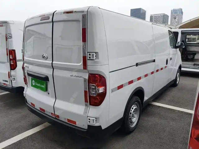 Maxus EV30 — Фото автомобиля 4