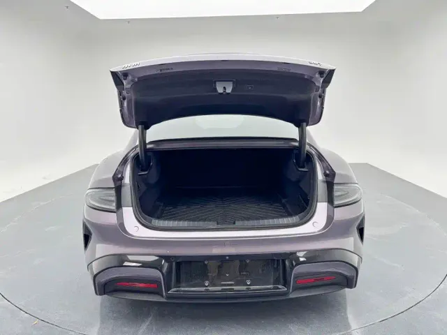 Xiaomi SU7 — Фото автомобиля 27