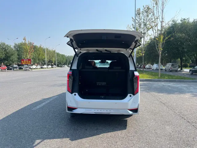 GAC Trumpchi M8 — Фото автомобиля 19