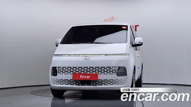 Фотография автомобиля — Hyundai Staria