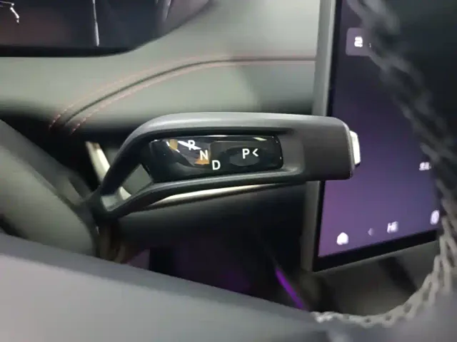 Xiaomi SU7 — Фото автомобиля 13