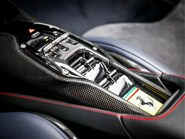 Ferrari SF90 — Фото автомобиля 16